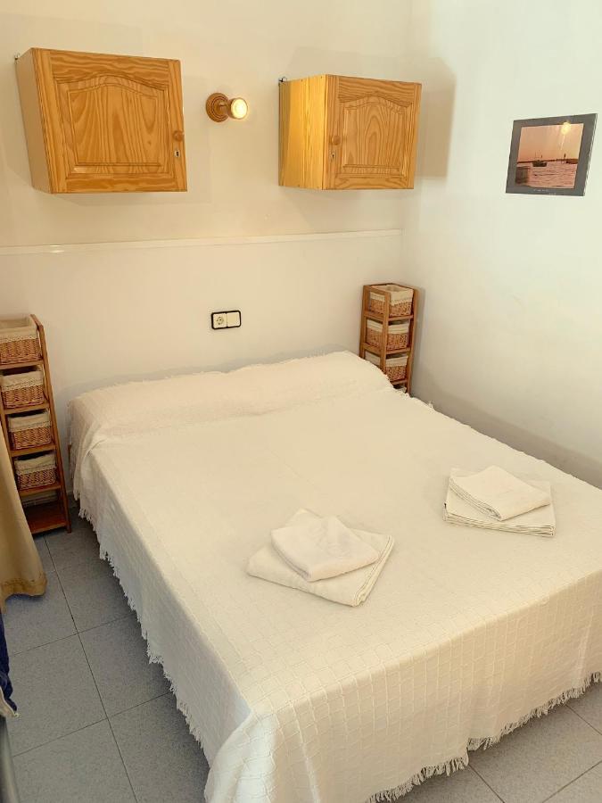 אס פוחולס Apartamentos Pujolet מראה חיצוני תמונה