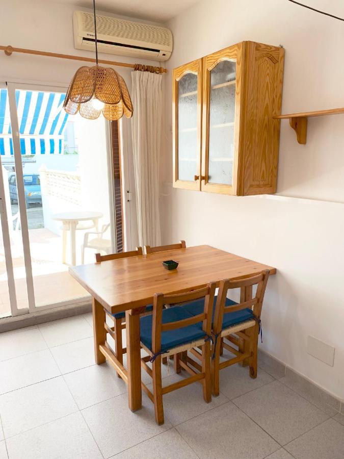 אס פוחולס Apartamentos Pujolet מראה חיצוני תמונה